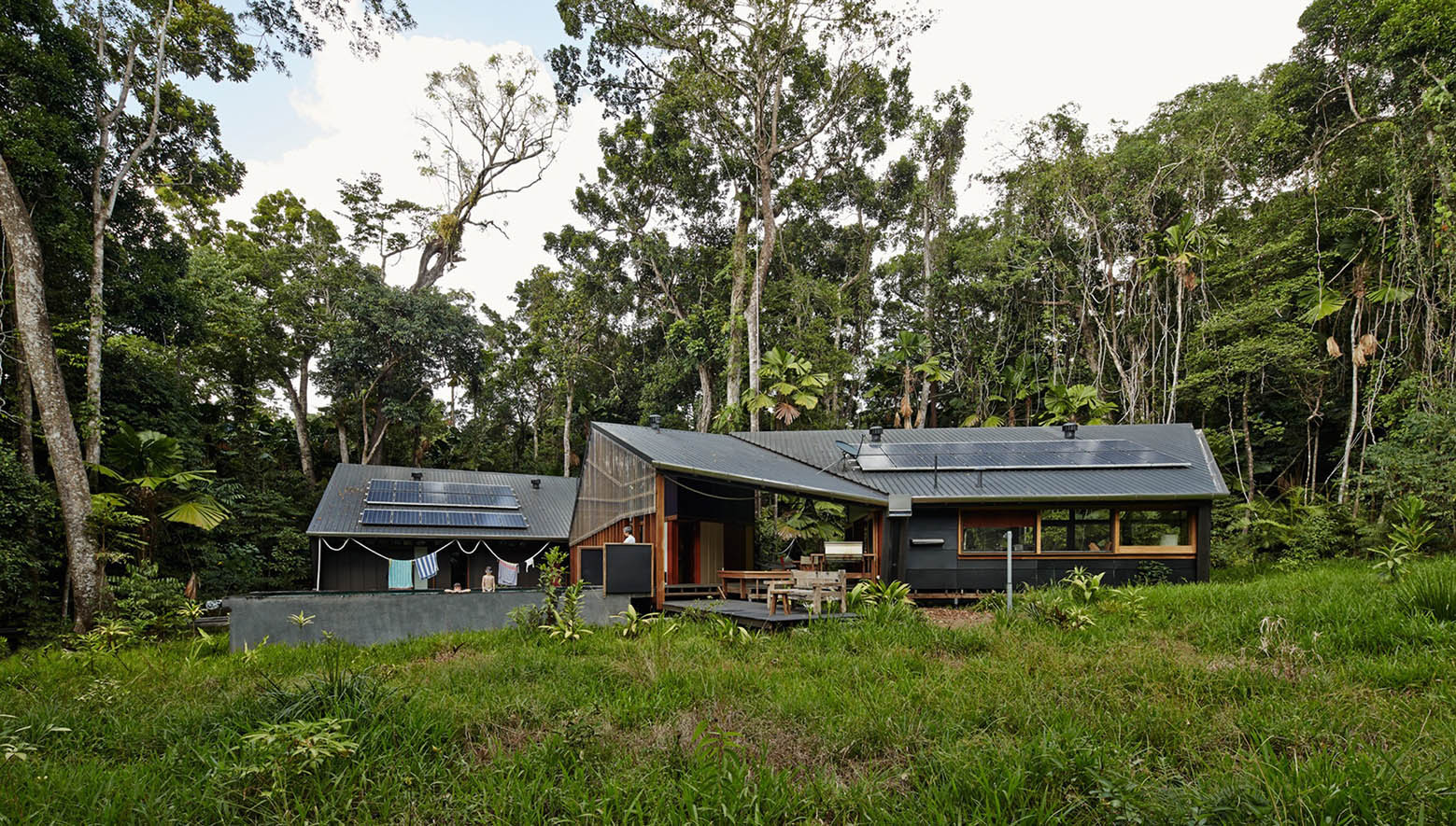 Off-the-grid tropical home by m3architecture (via Lunchbox Architect)