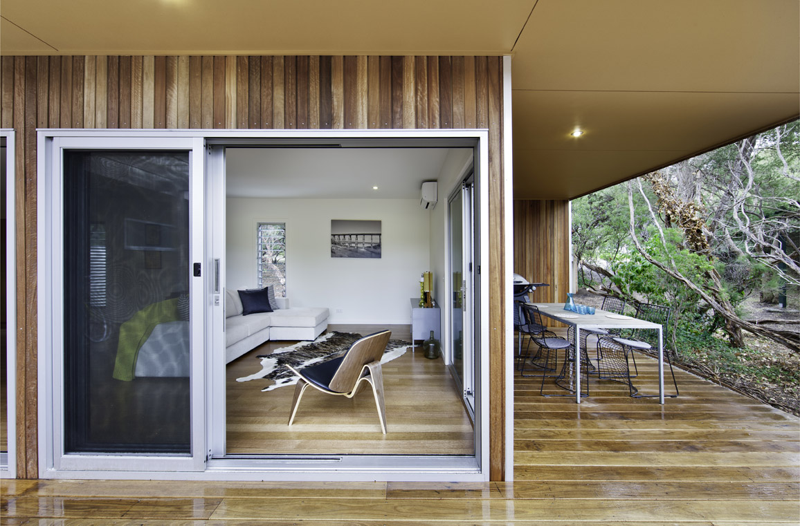 Sandy Point Prefab by Ecoliv (via Lunchbox Architect)