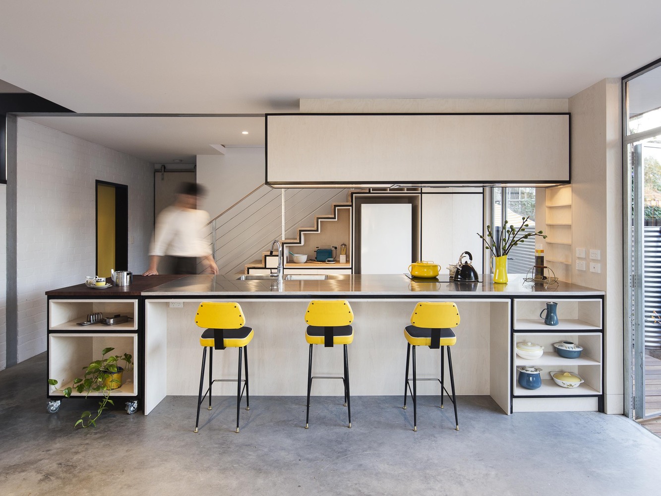 From Disused Inner-City Car Park to a Compact Family Home