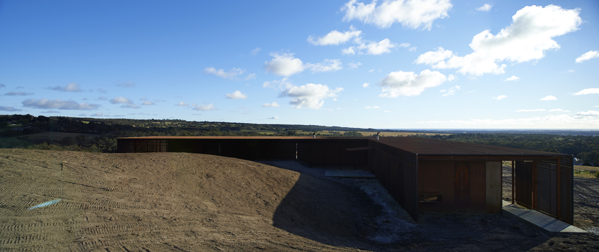 Tanderra House by Sean Godsell Architects (via Lunchbox Architect)