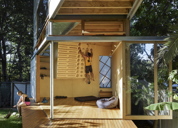 Taringa Treehouse