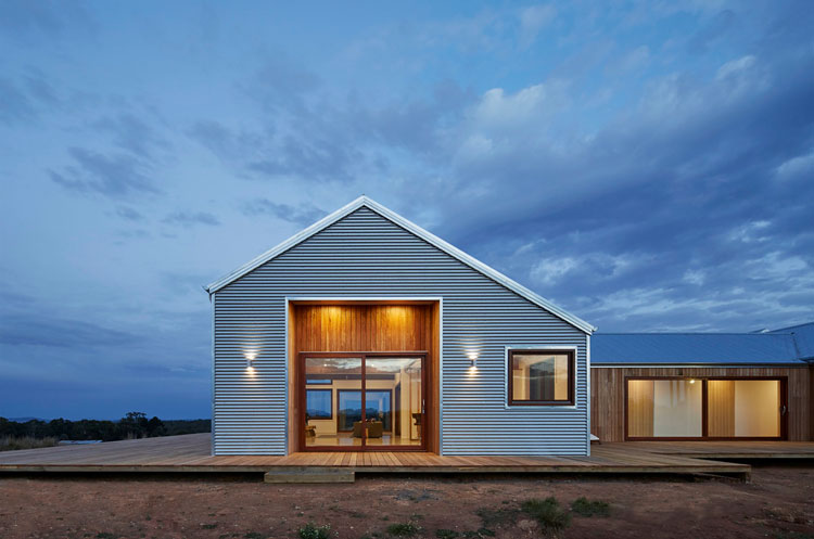 Trentham Modern Farmhouse by Glow Building Design (via Lunchbox Architect)