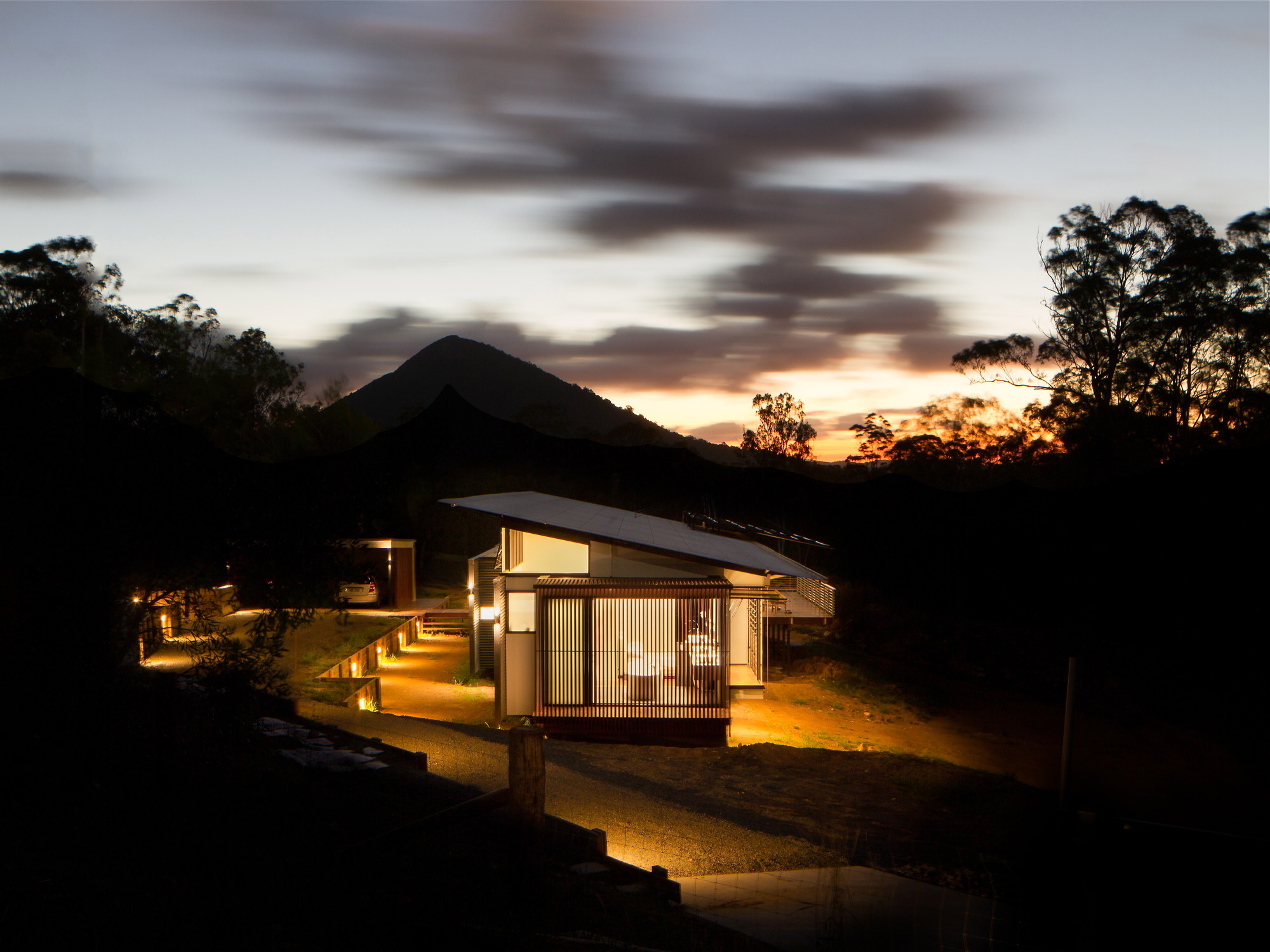 Wallaby Lane House by Robinson Architects (via Lunchbox Architect)